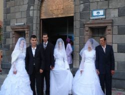 Kent Meydanında toplu nikah